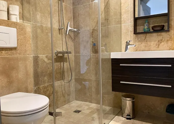 Locations Au Centre-ville De Porto-vecchio, Jardin, Terrasse, Parking Prive * פורטו-וישיו