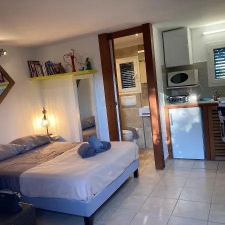 Locations Au Centre-ville De Porto-vecchio, Jardin, Terrasse, Parking Privé Сasa de vacaciones *