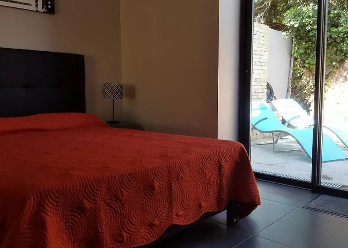 Locations Au Centre-ville De Porto-vecchio, Jardin, Terrasse, Parking Prive