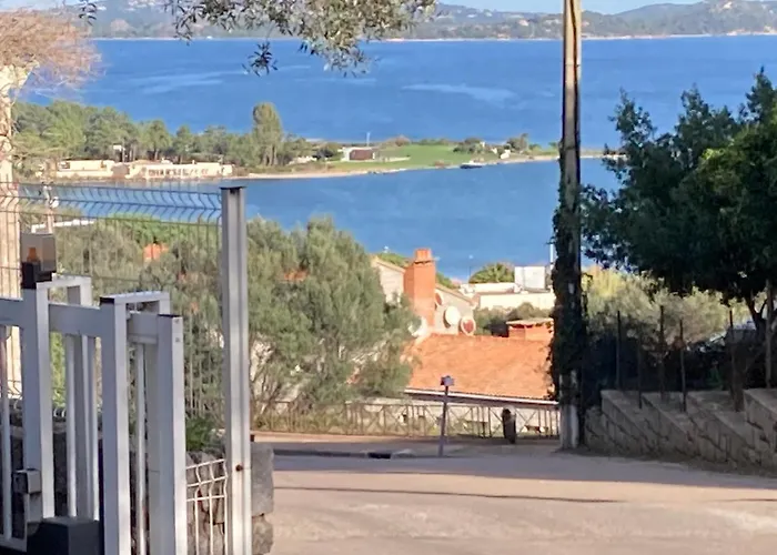 Дом отдыха Locations Au Centre-ville De Porto-vecchio, Jardin, Terrasse, Parking Prive